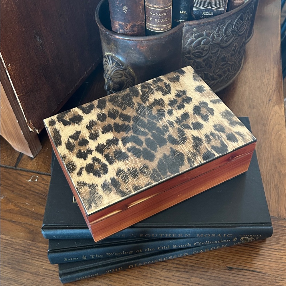 Handcrafted Cedar Trinket Jewelry Box - Picture 11 of 11